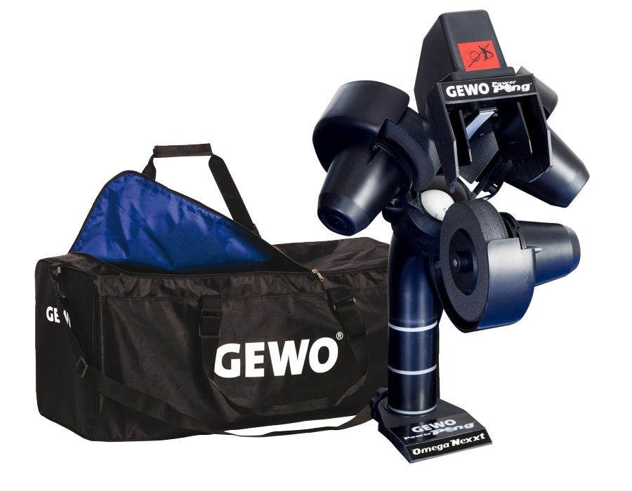 GEWO Omega Nexxt Trainingsroboter mit Tasche im Hintergrund